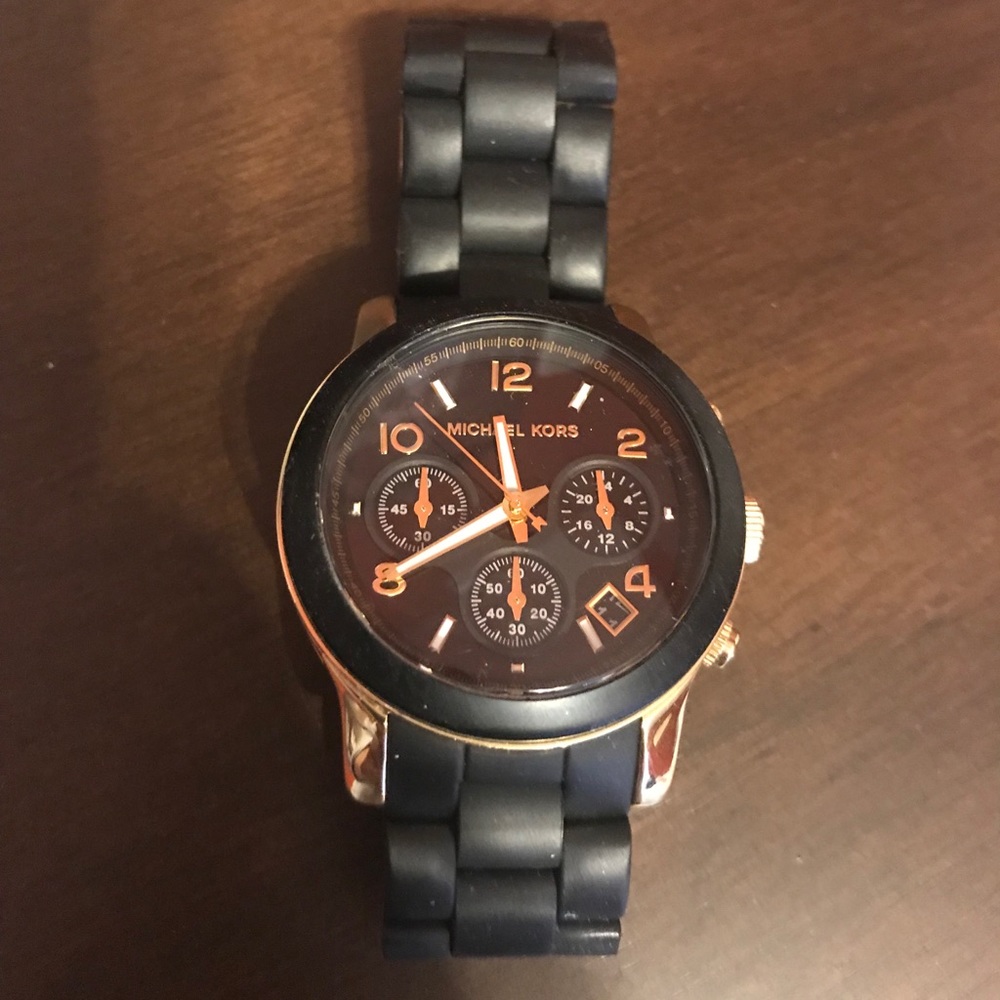 Michael kors black and gold detail watch